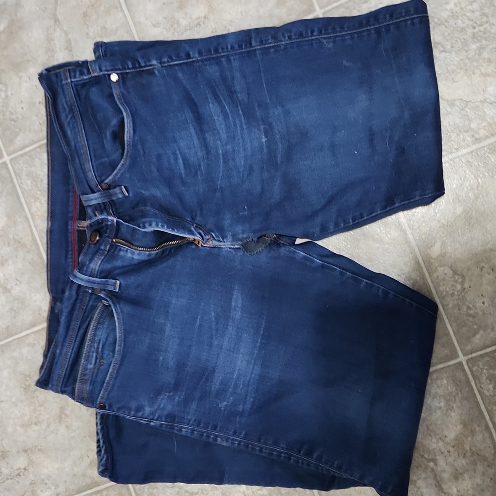 Levi Red tags